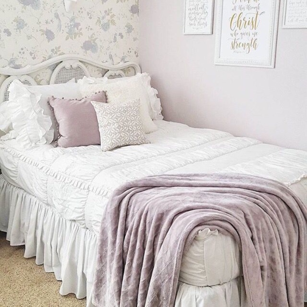 Beddy’s (Bed Ease) Twin Size Chic White in Original Packaging